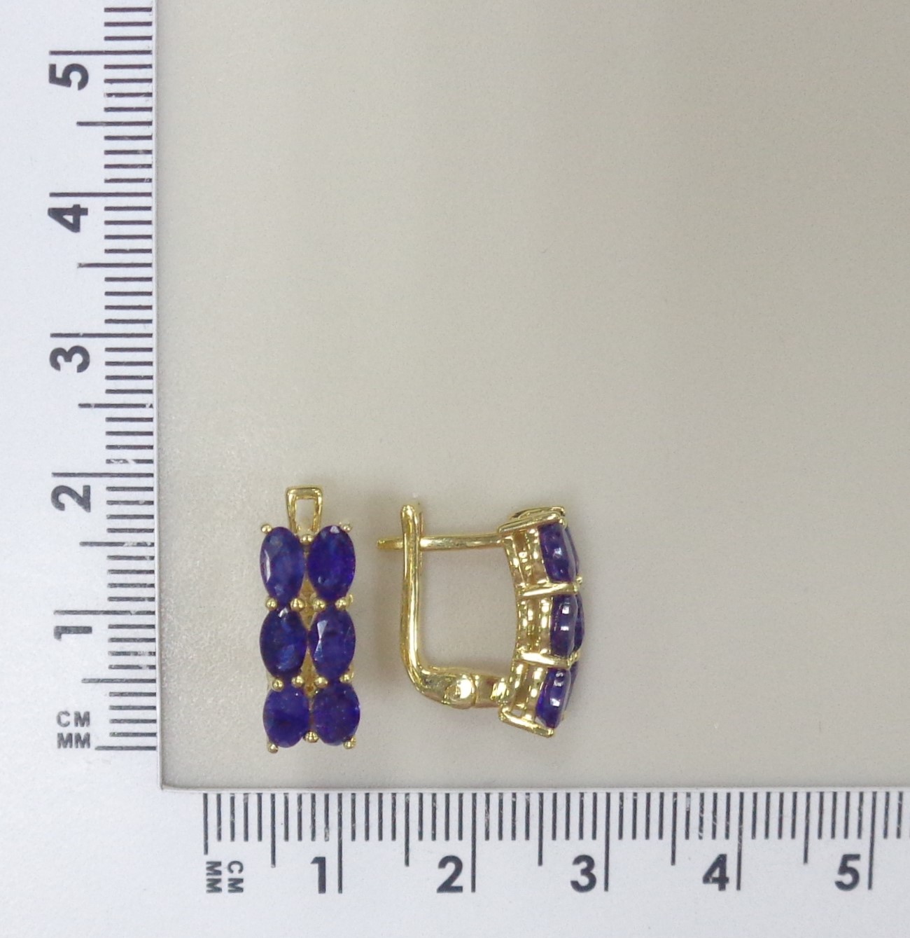 Серебряные серьги с сапфирами